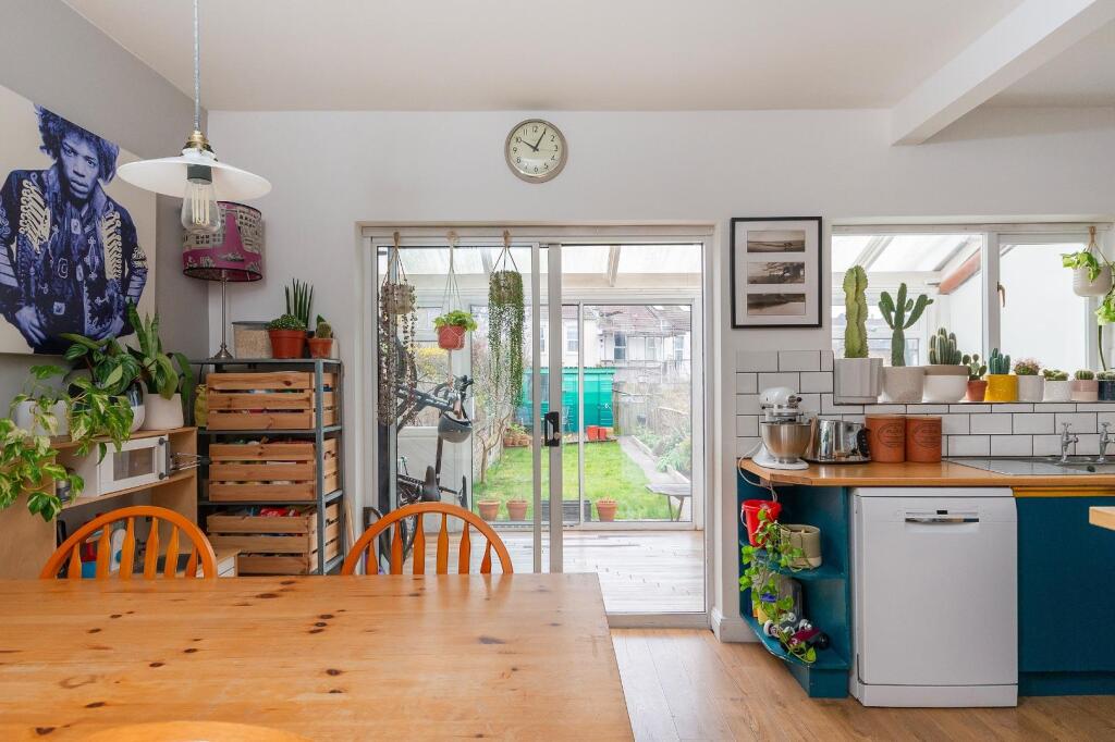 0S4RBN - KitchenDiner F.jpg