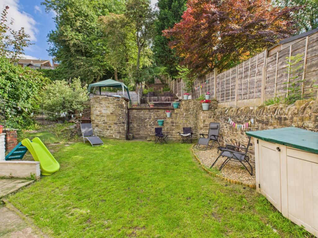 CAM03729G0-PR0109-STILL019