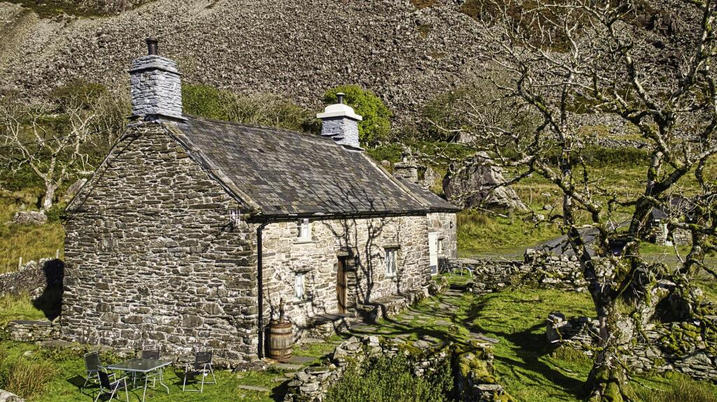 House &amp; Views (3).jpeg