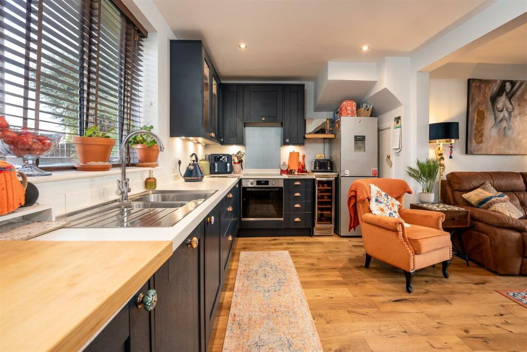 72 Ruscote Avenue-9.jpg