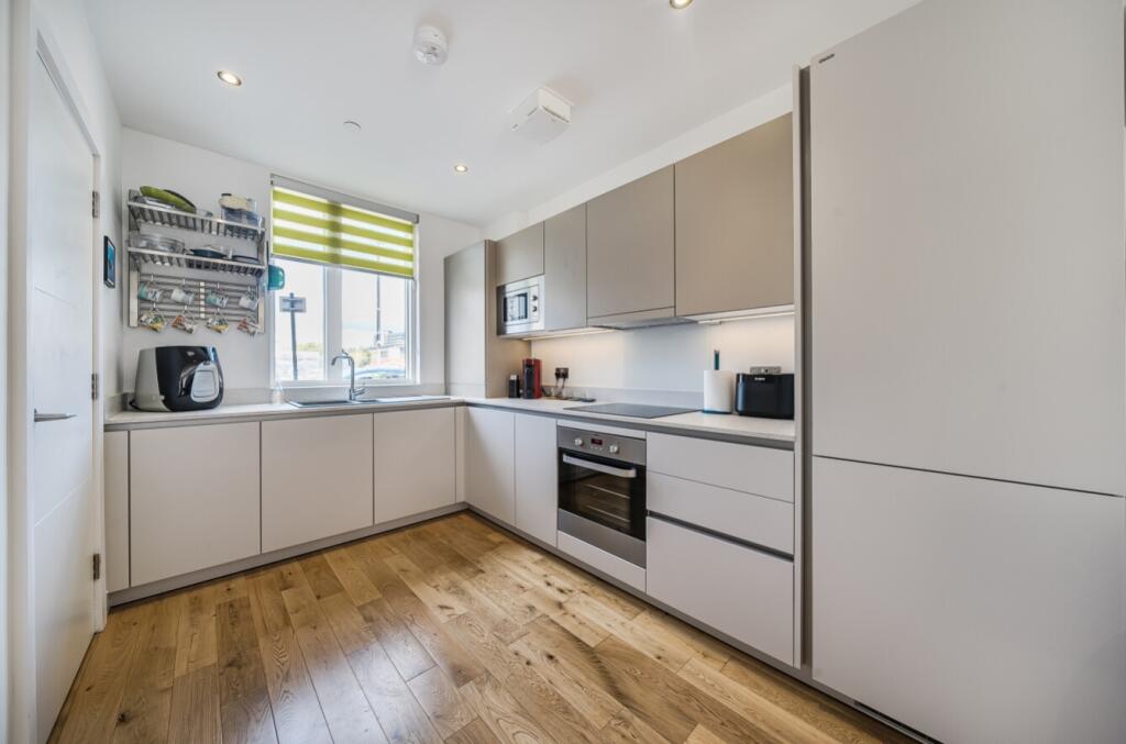 Kitchen - EweMove Estate Agents