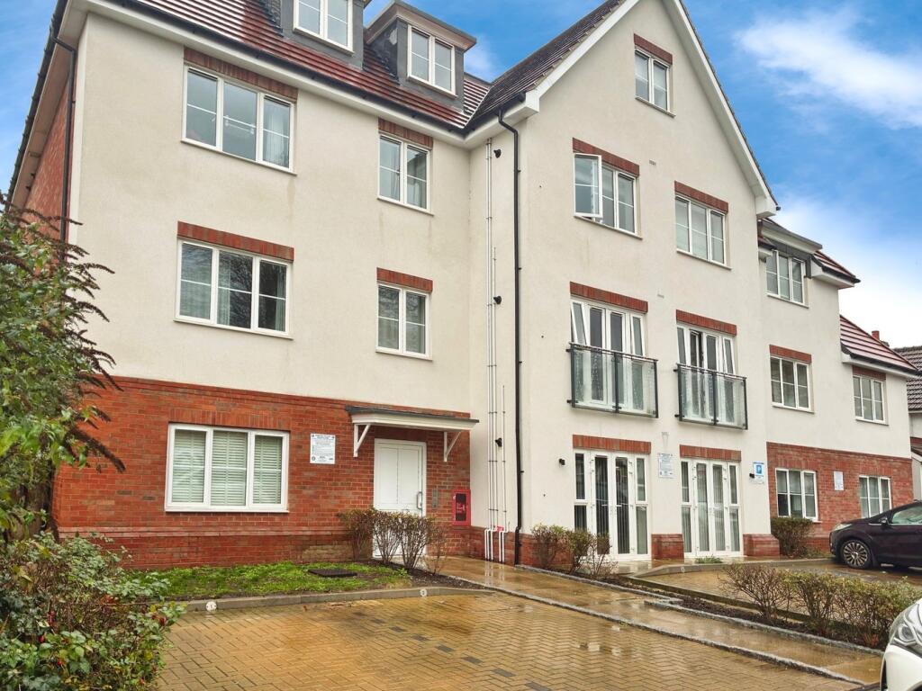 Bathurst Walk, Richings Park, SL0