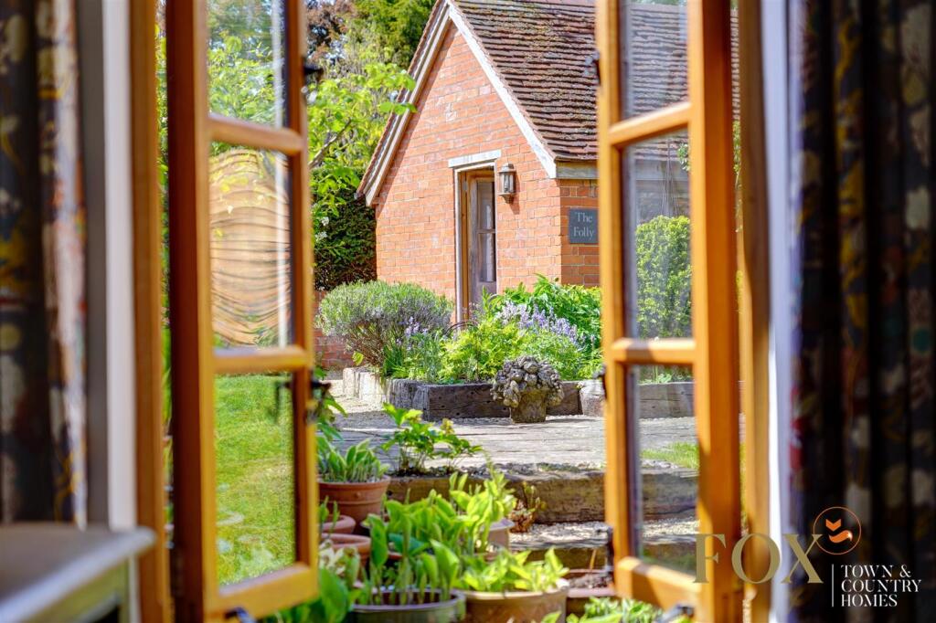 Folly Cottage (28).jpg