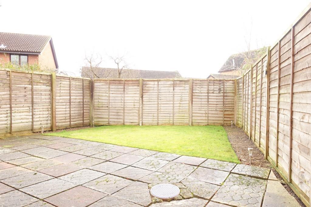1 Aintree Garden