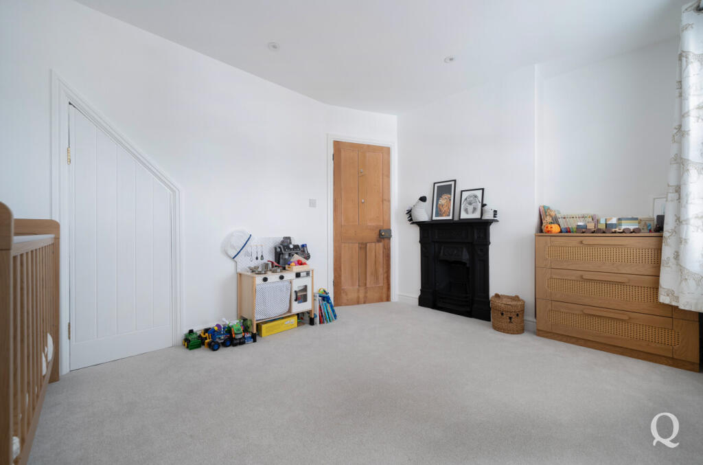 d5b5978b-f4fa-45d...