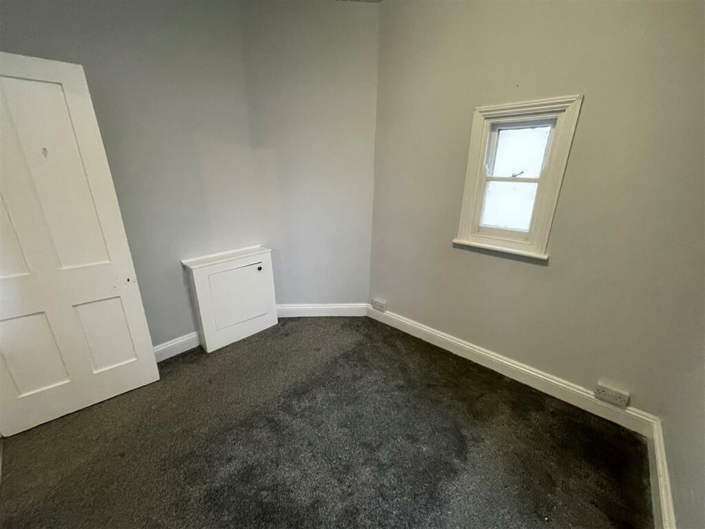 Bedroom 2.jpg