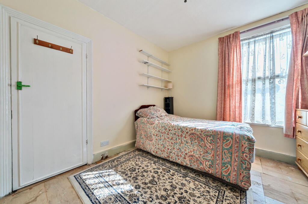 1335371-4-689325d...