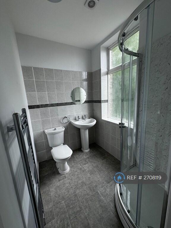En-Suite Room 2
