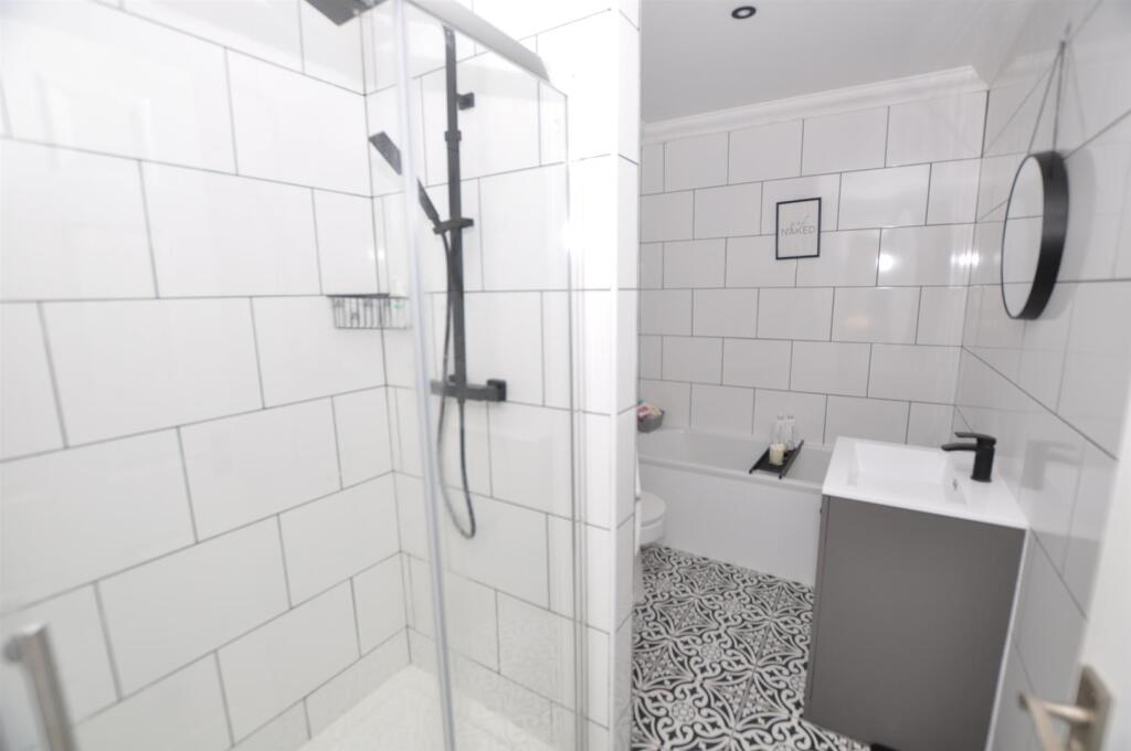 Bathroom/ Shower room/ WC