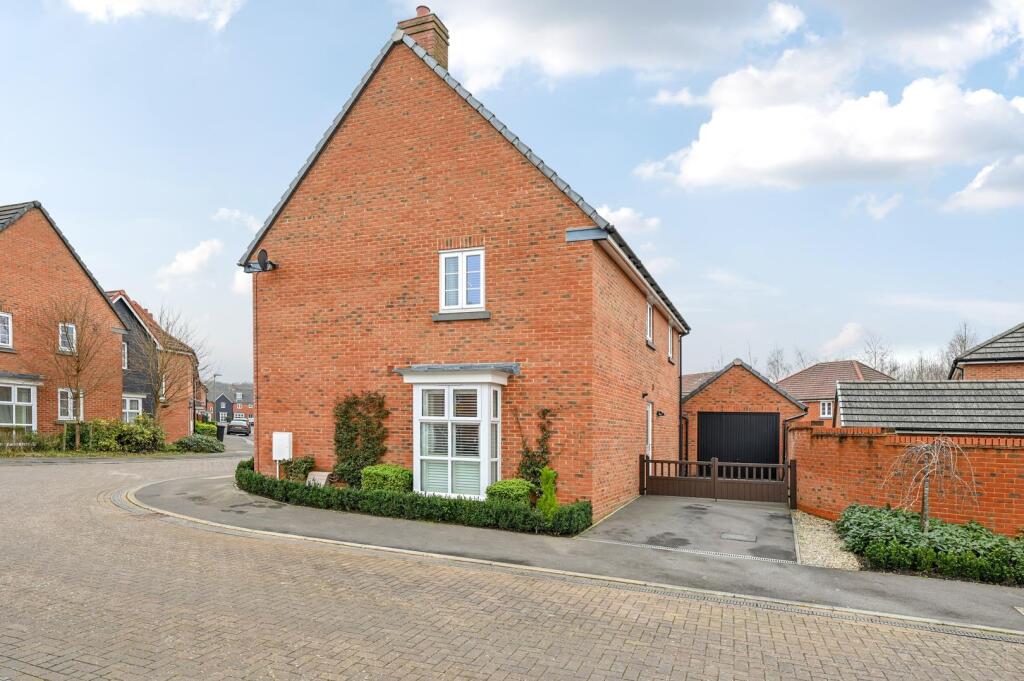 Garage &amp; Driveway Parking