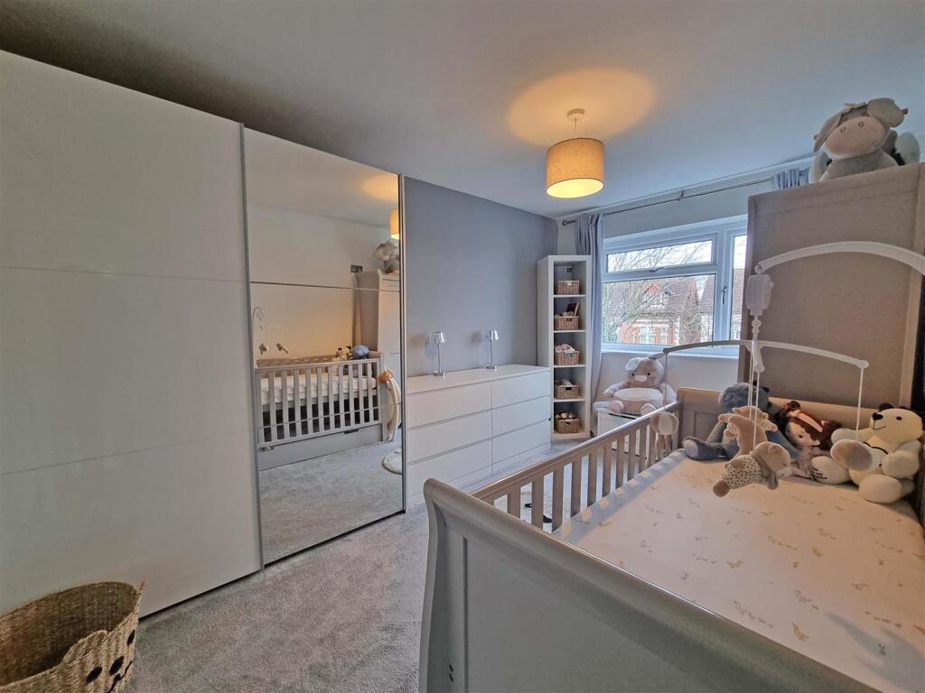 BEDROOM 2