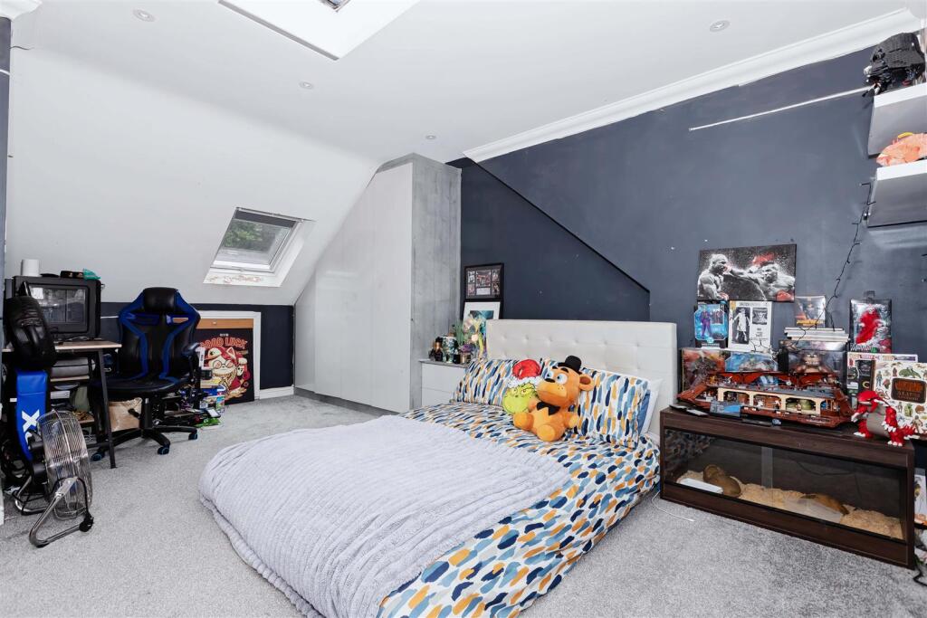 Chesswood Road_10.jpg