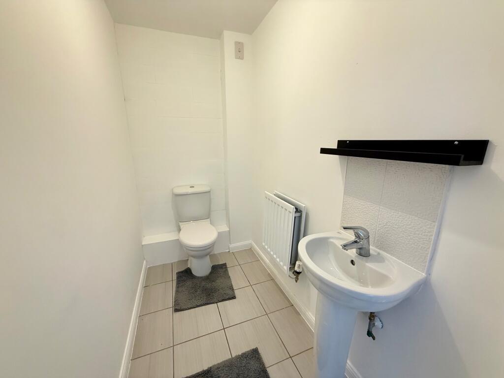 Cloakroom/wc