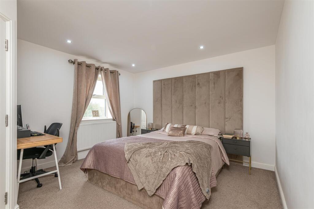Double Bedroom 1