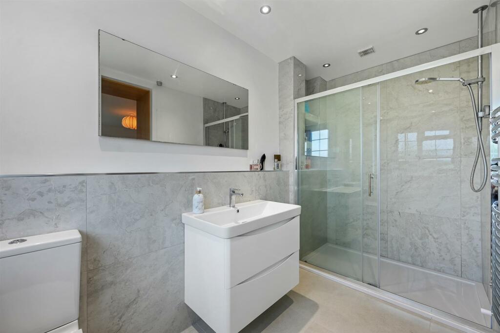 Ensuite.jpg