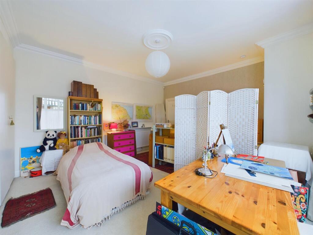 Bedroom: