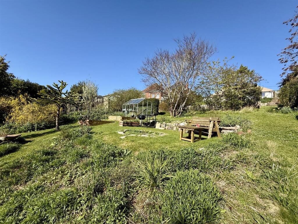 Rear Garden:
