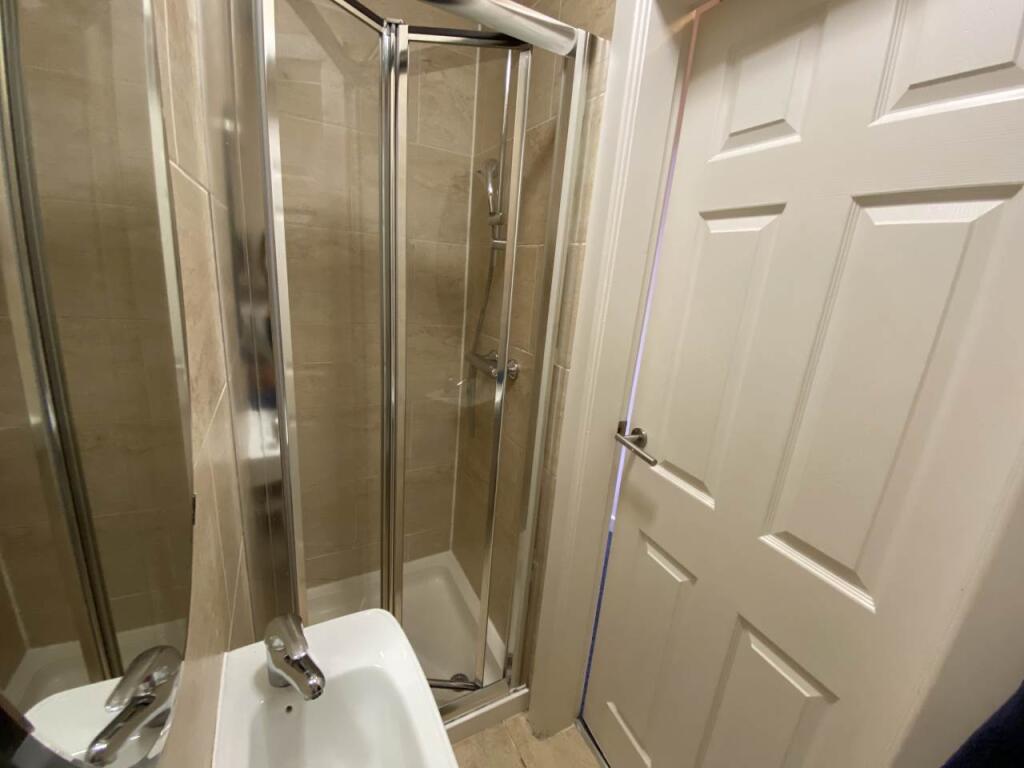 Bedroom 5 Shower