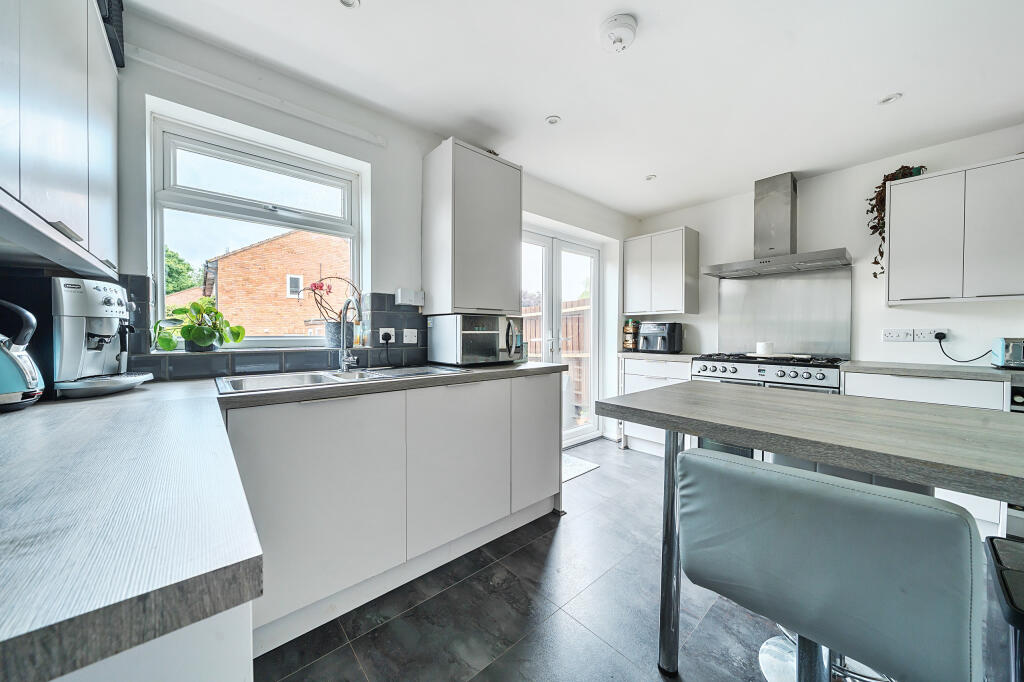 Kitchen / Breakfast Room
