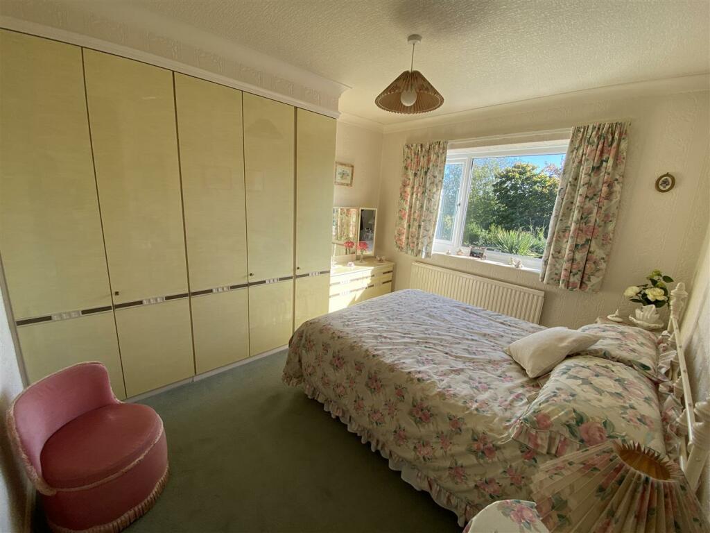 Bedroom no.2 rear double: