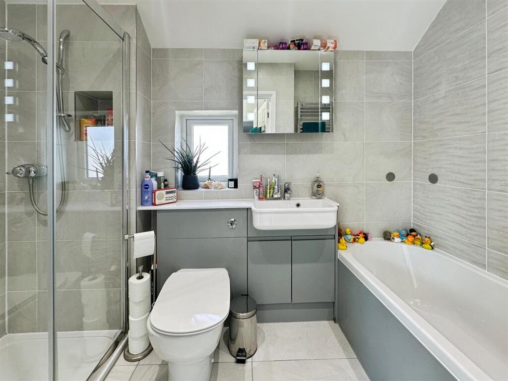 0ce75a8d--49B9-BBEC-E3EB88D716A2-25515-0000096CBF9