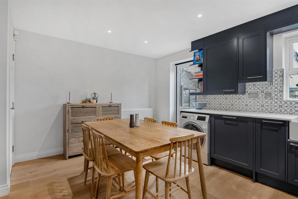 Stylish Kitchen/Breakfast Room
