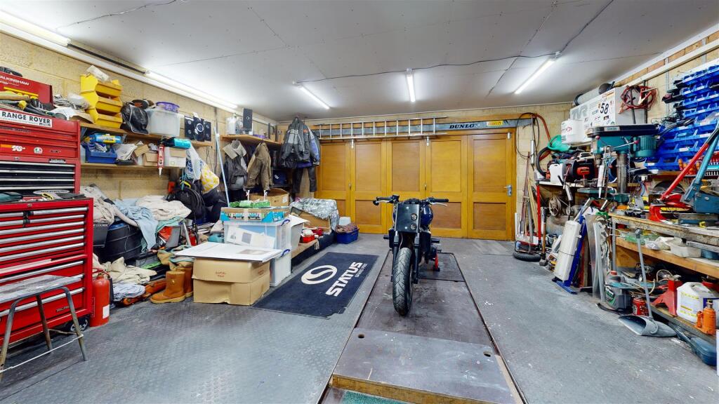 Garage.jpg