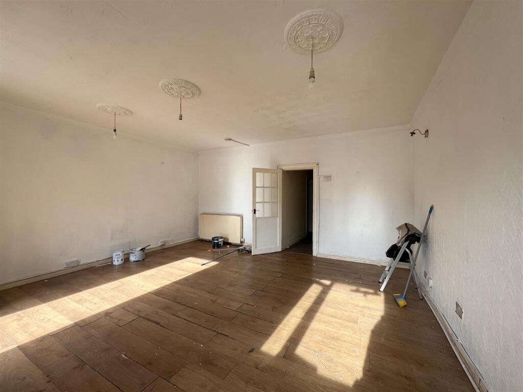 Flat 1 (6).jpg