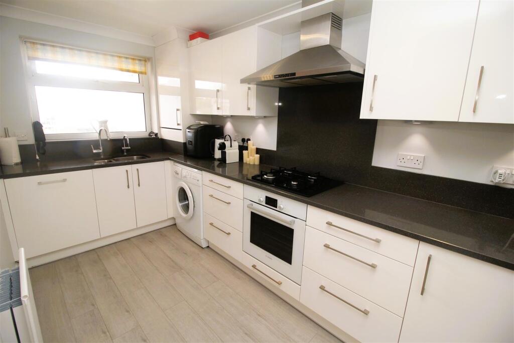 kitchen 4.JPG
