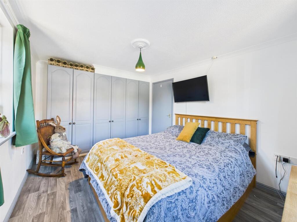 Bedroom: