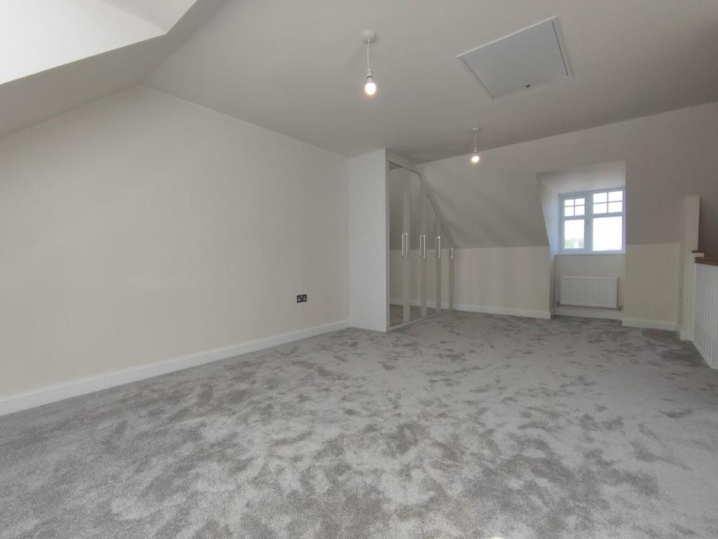 Main Bedroom Aspect 3