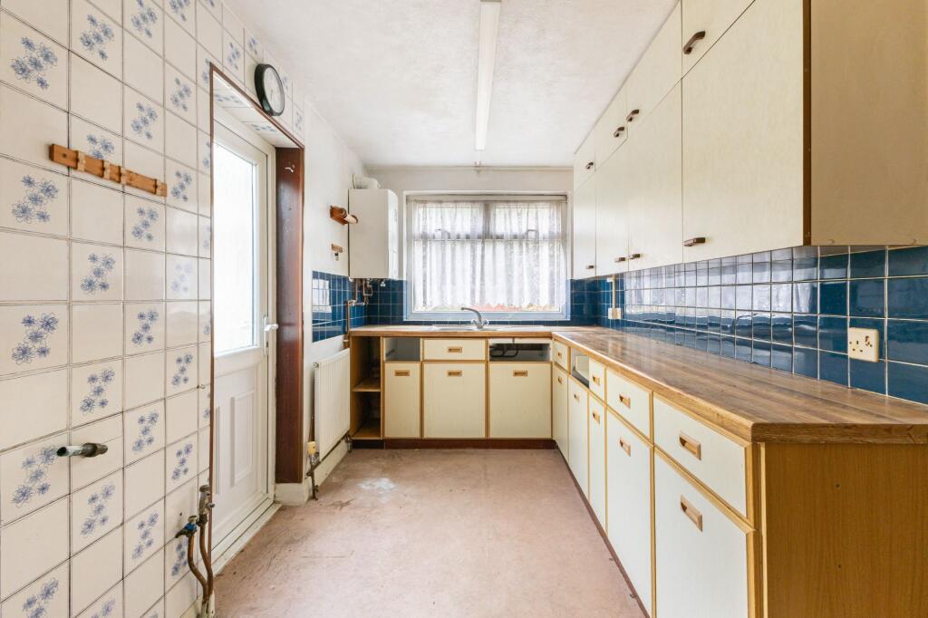 56 Langley Crescent, Harlington, Hayes, UB3 5HN