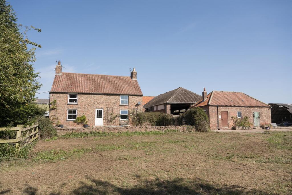 Farmhouse &amp; barns