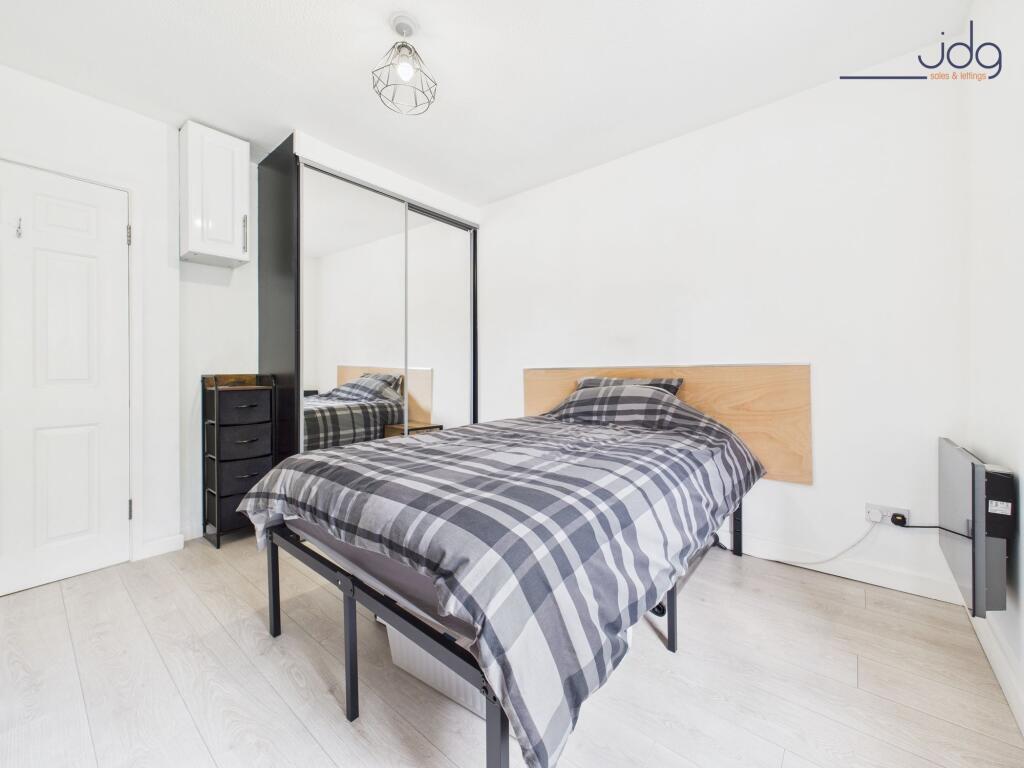 Double Bedroom with fitted wardrobes