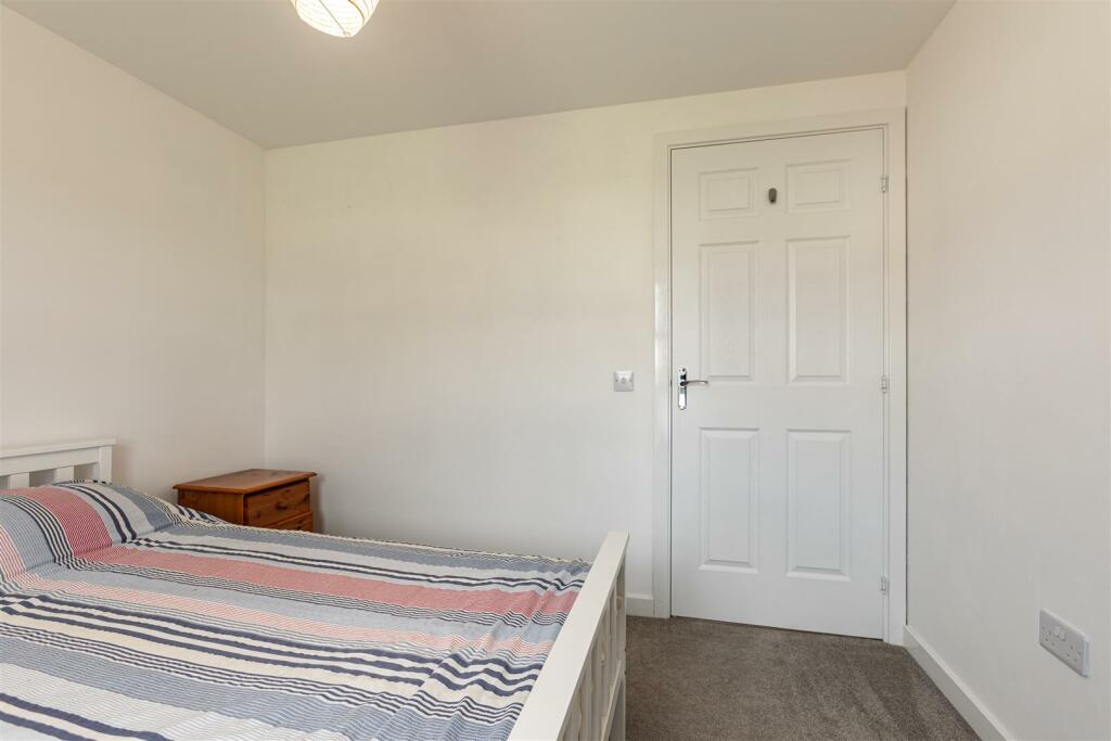 38 Knoll Park Galashiels 42.JPG