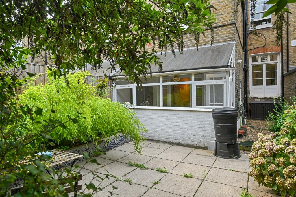 RCFB- 128 Addison Gardens - Garden1 (1).JPG