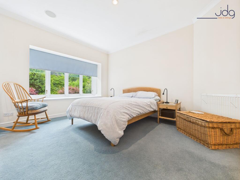 Double Bedroom with walk in wardrobe and ensuite