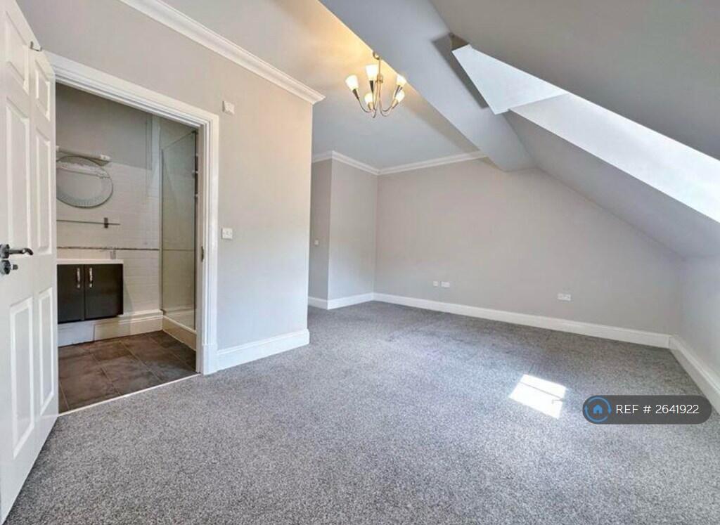 Main Bedroom And Ensuite Shower