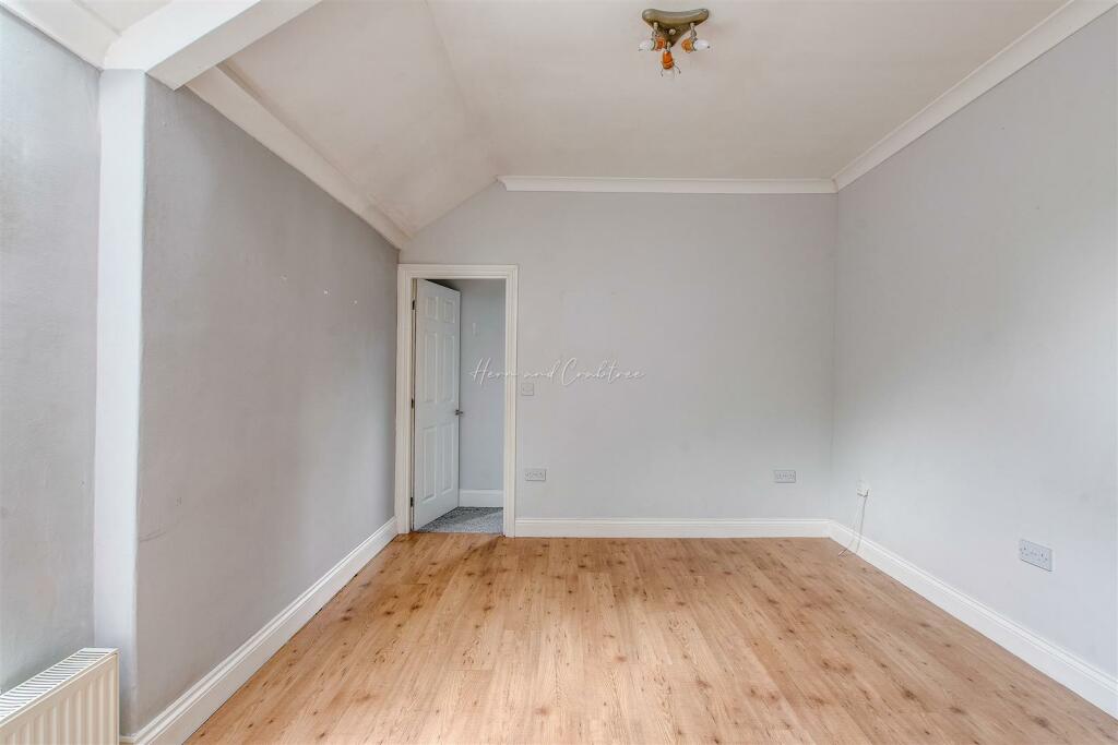 Albany Road, First Floor (13).jpg