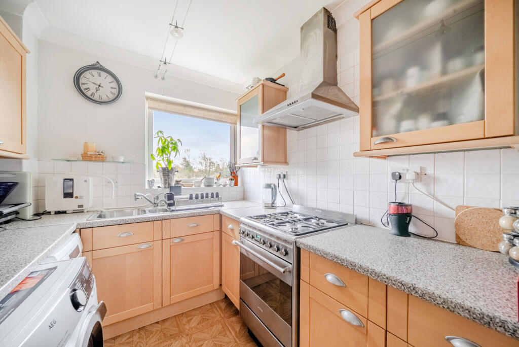 1382695-2-691f2ac...