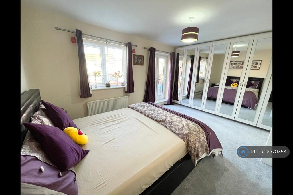 Bedroom 2 - View 1