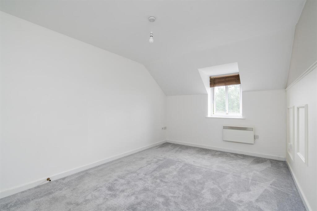 94 Main Street Dickens Heath B90 1UA_3.jpg