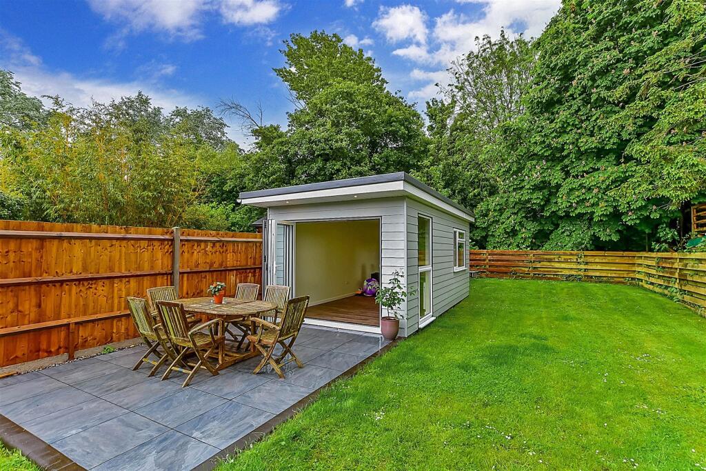 External Lifestyle Photograph