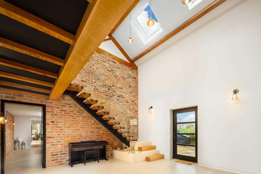 20231011-1117_Maison Haus - Blakeley Stables, Knut