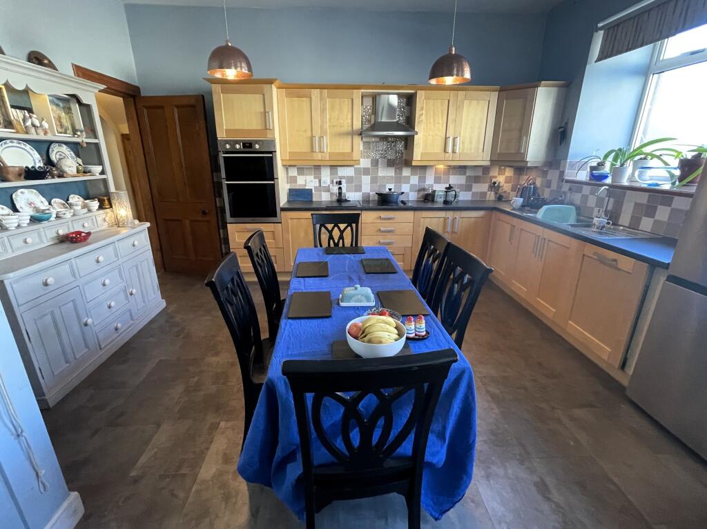 Kitchen a.JPG