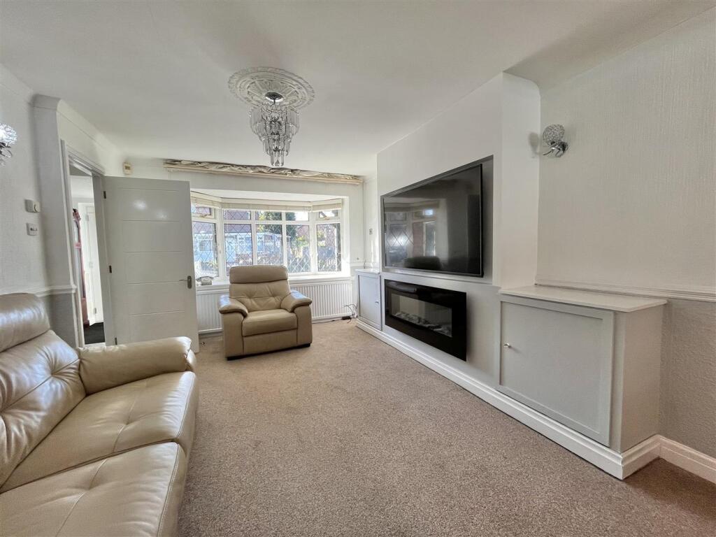 Through Lounge/Dining Area