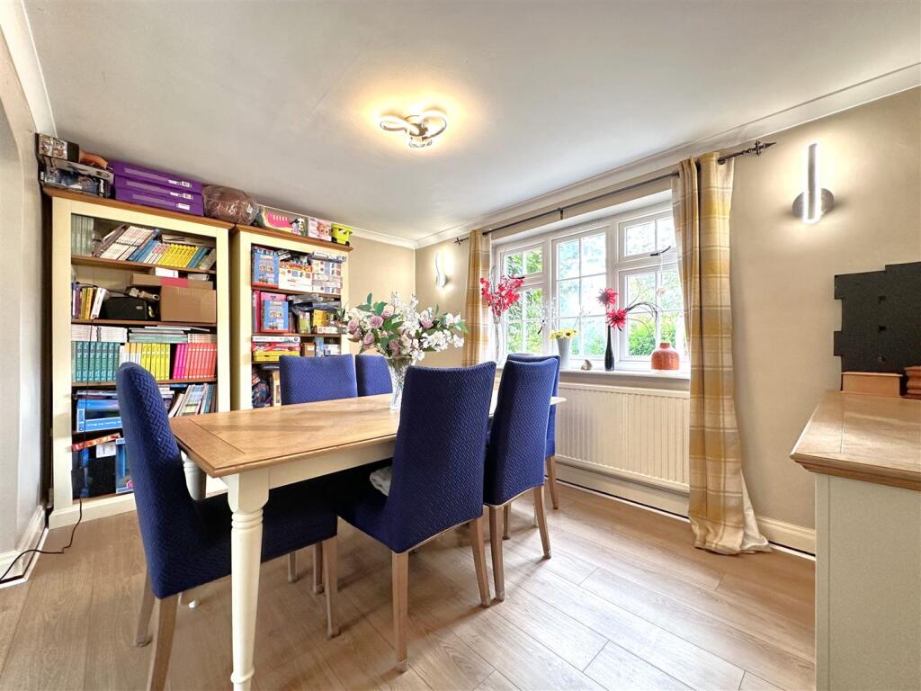 Dining Room 012