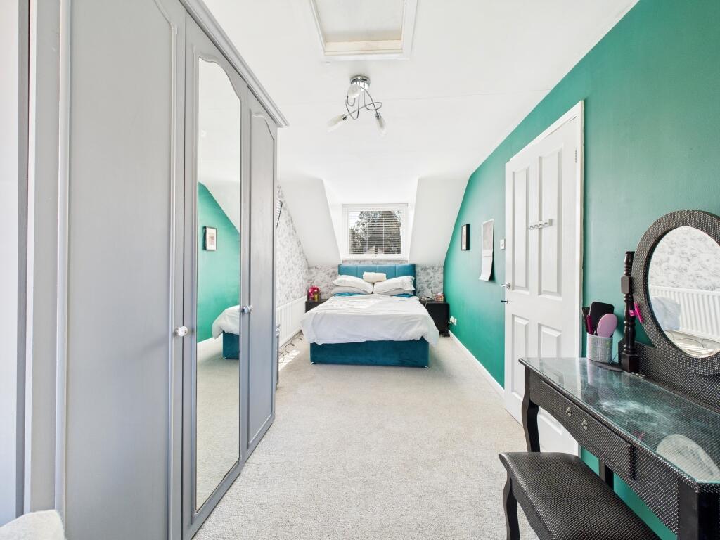 CAM05192G0-PR0041-STILL032