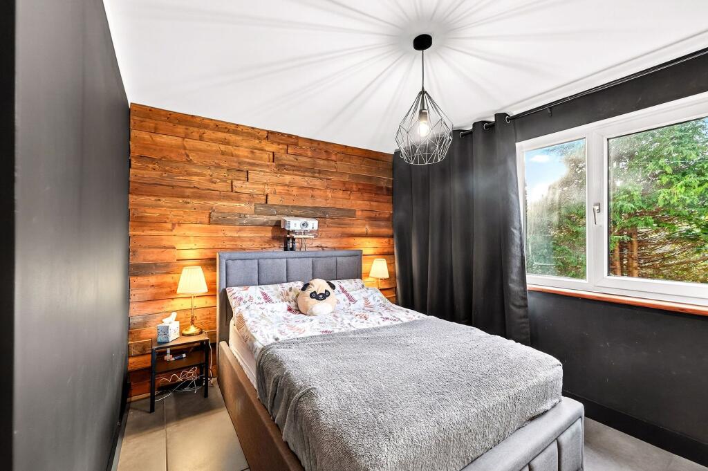 Principal bedroom