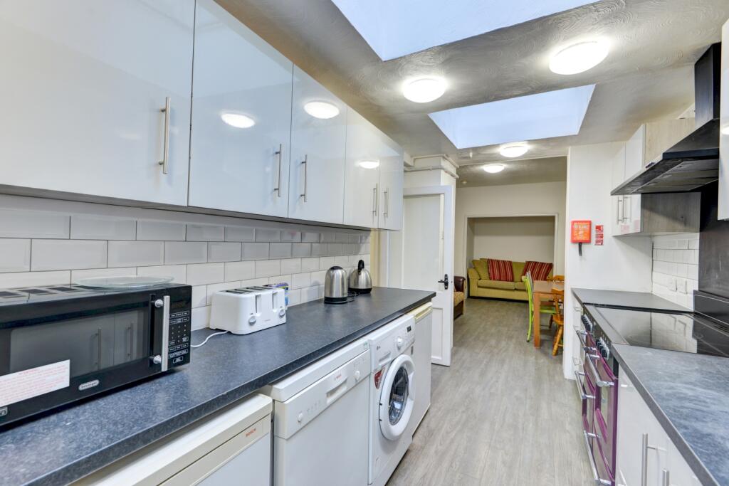 16 Beaconsfield Road Kitchen (2)